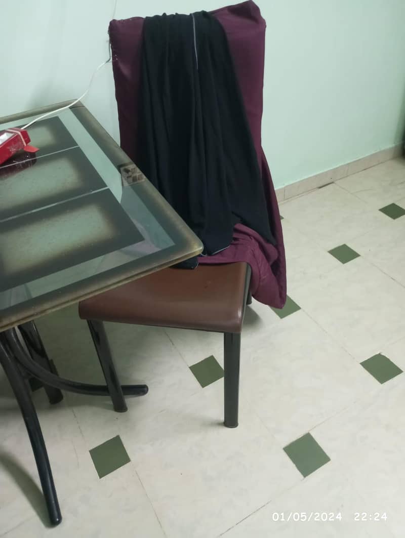 DINNING TABLE 0
