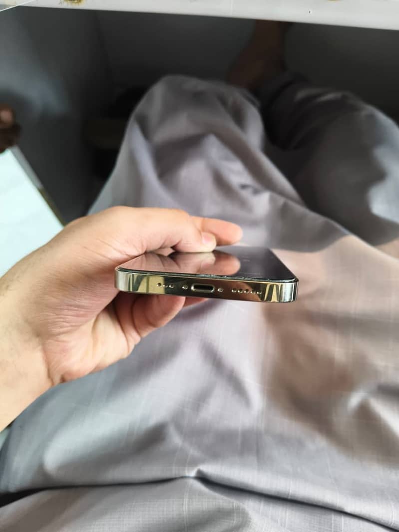 Apple iPhone 14 Pro 1