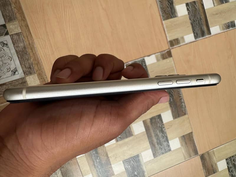 Apple iPhone 11 1
