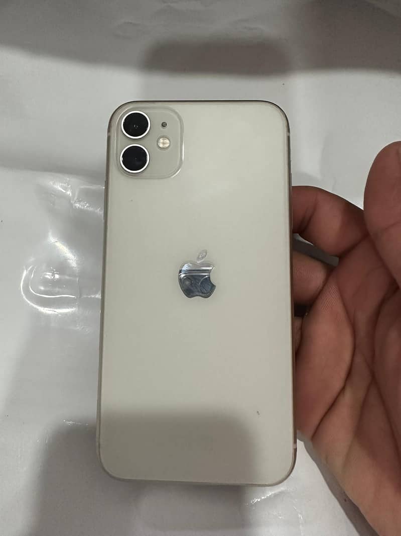 Apple iPhone 11 4