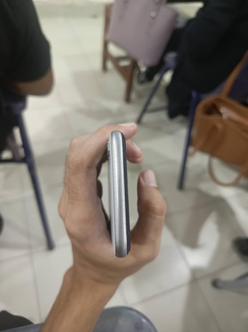 Apple iPhone X 3