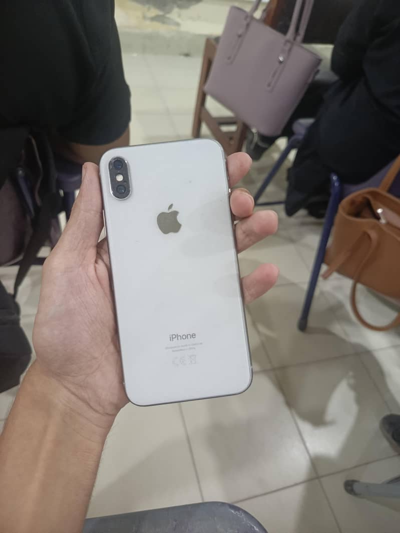Apple iPhone X 4