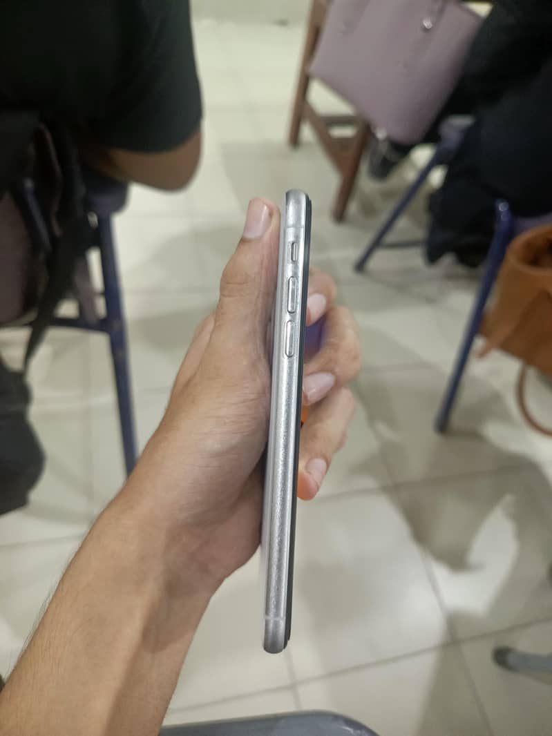 Apple iPhone X 5