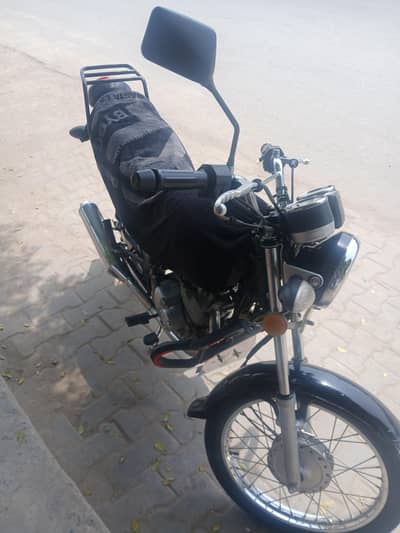 SUZUKI GS 150 2024