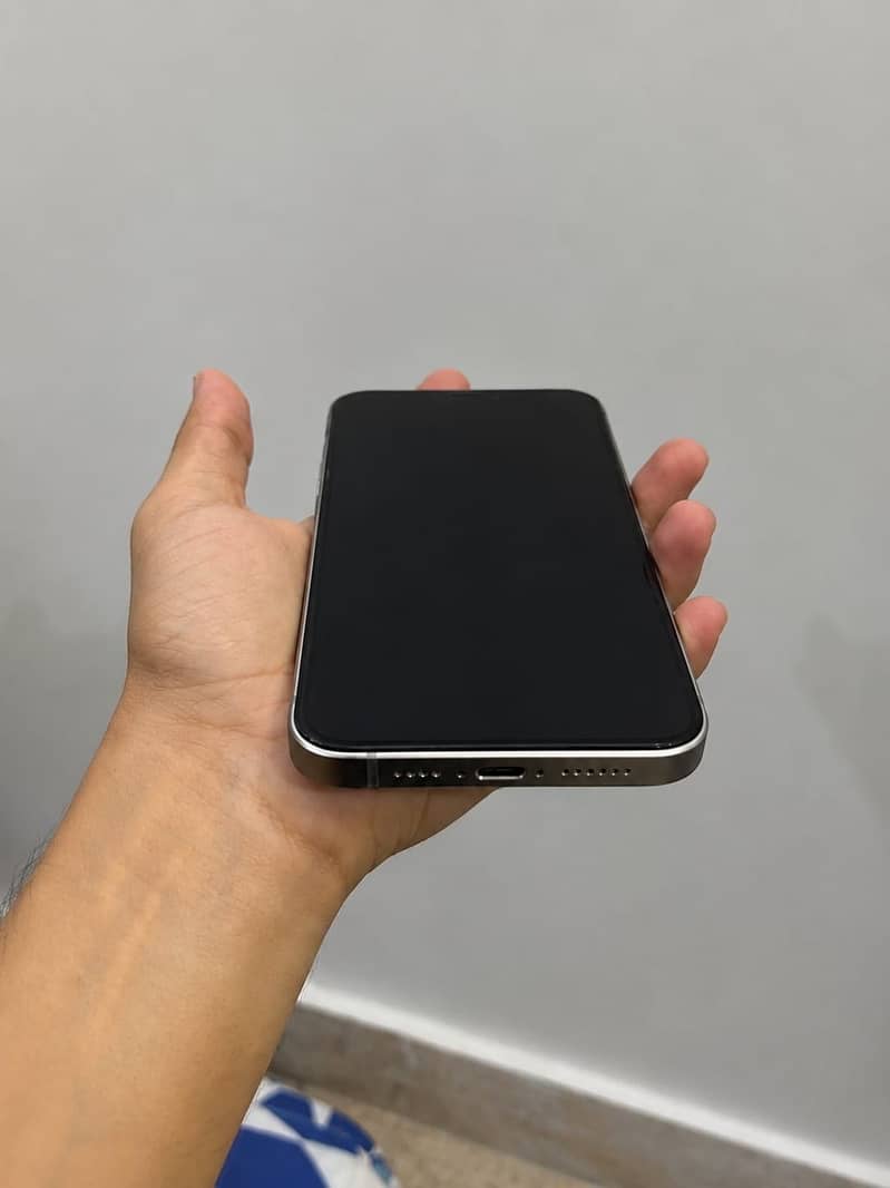 Apple iPhone 15 Pro Max 1