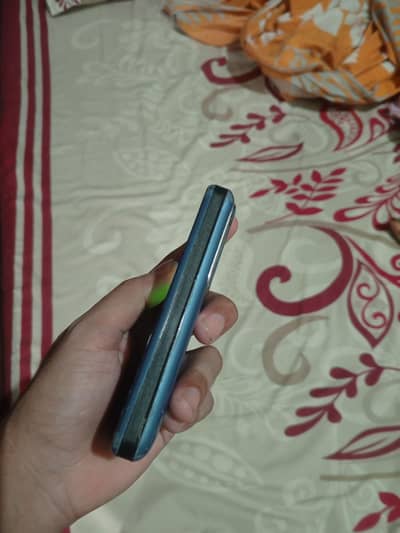 Itel Muzik 400