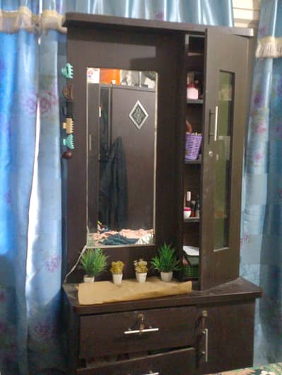 dressing table