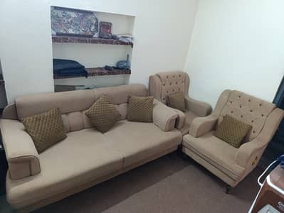 5 seater sofa set / LIFE TIME MOLTY FOAM USED in making.