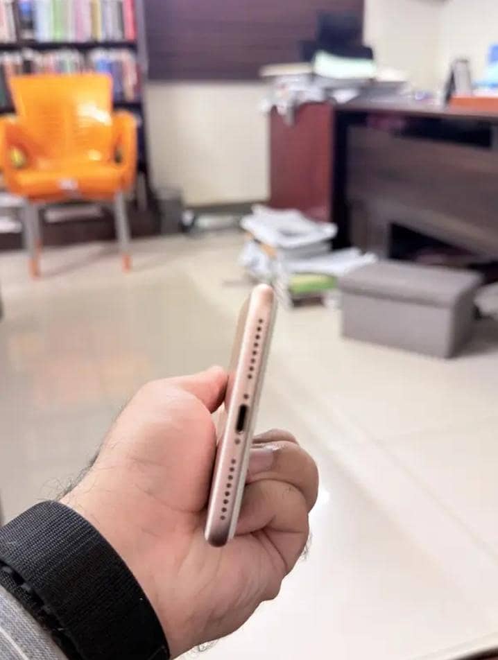 Apple iPhone 7 Plus 2