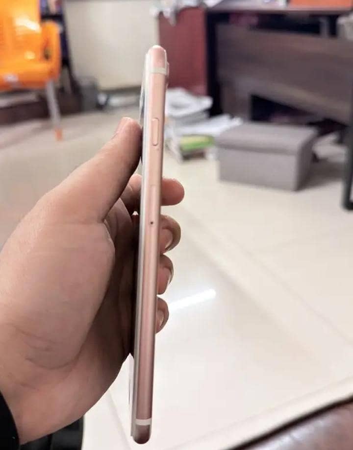 Apple iPhone 7 Plus 4