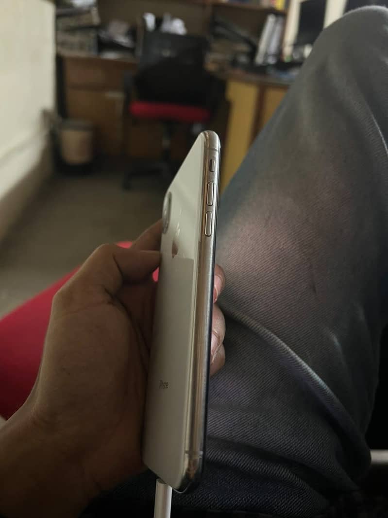 Apple iPhone X 2