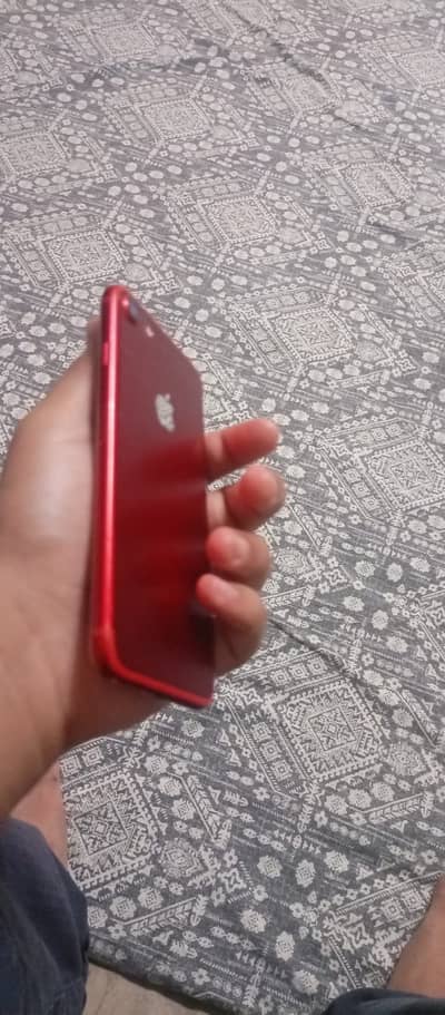 Apple iPhone 7
