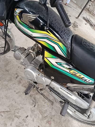 Honda CD 70. Model 2023