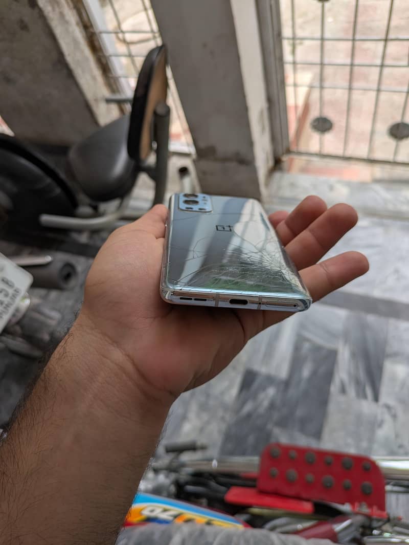 One Plus 9 Pro 3