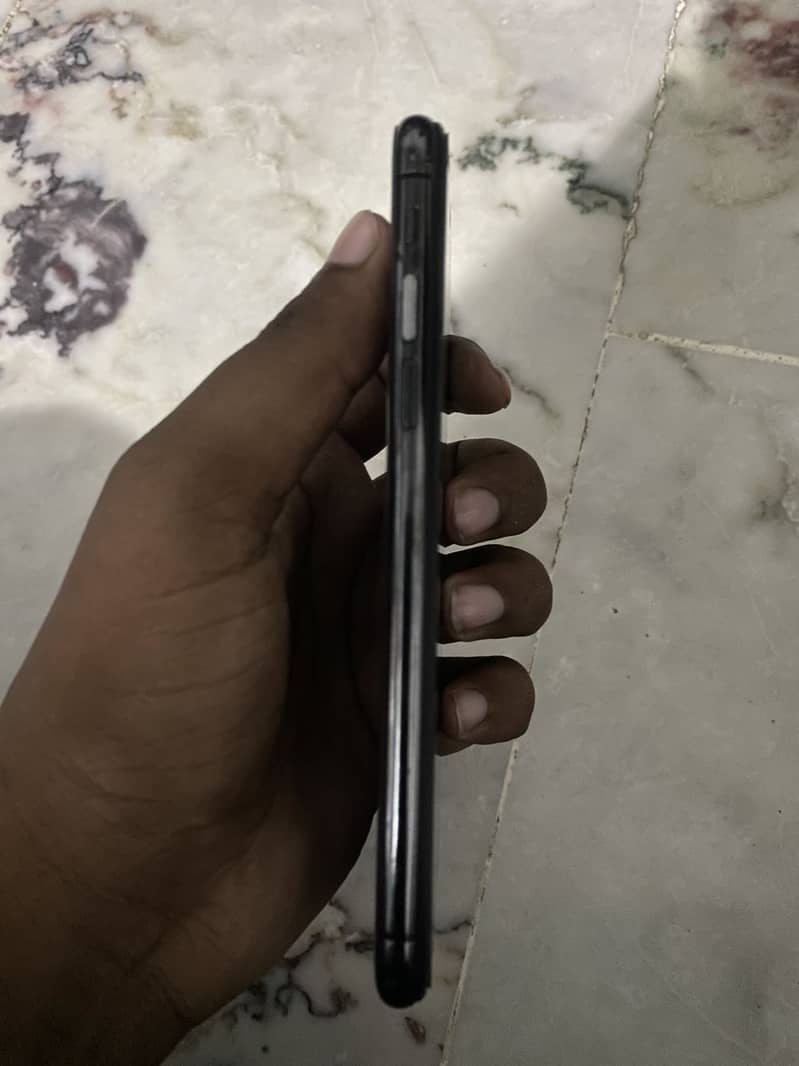 Apple iPhone X 3