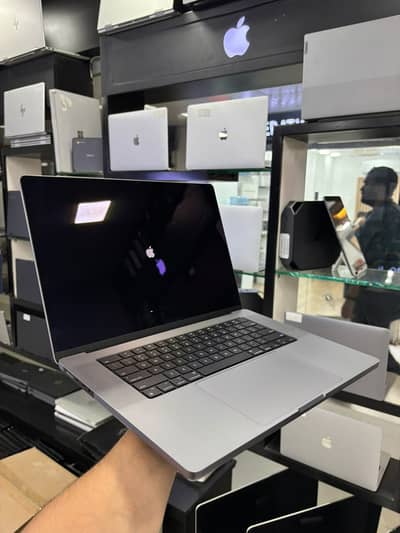 Apple MacBook Pro M2 Pro 2023 16" | 16GB RAM | 8TB SSD | 100% Battery
