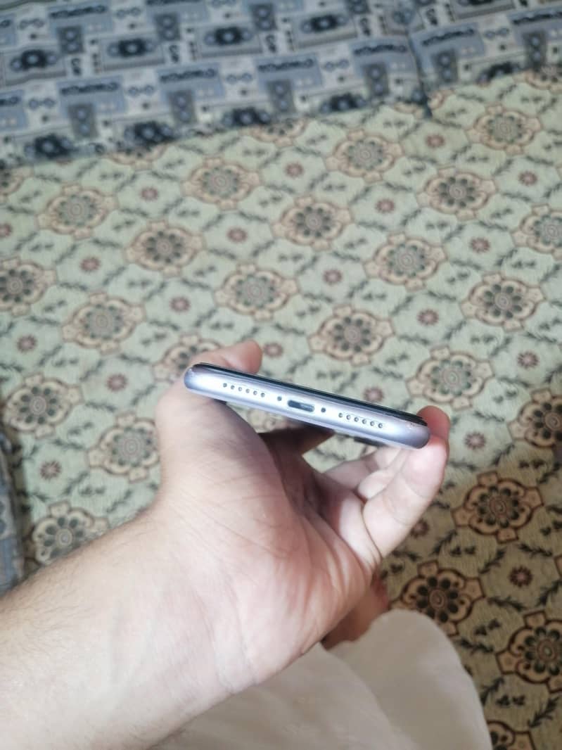 Apple iPhone 11 2