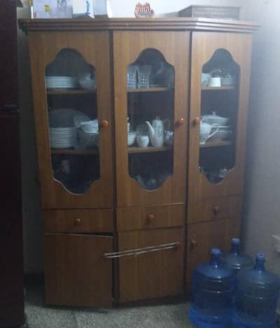 Crockery divider
