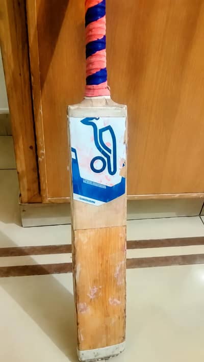 Kookaburra Cricket Bat – Signed – Used – Collectible