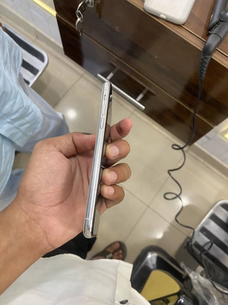 Apple iPhone X 2