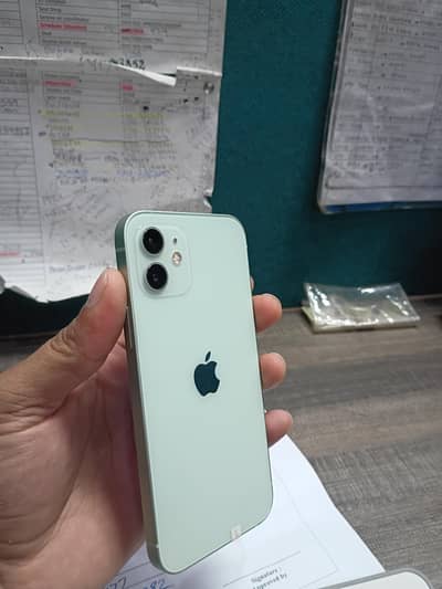 Apple iPhone 12