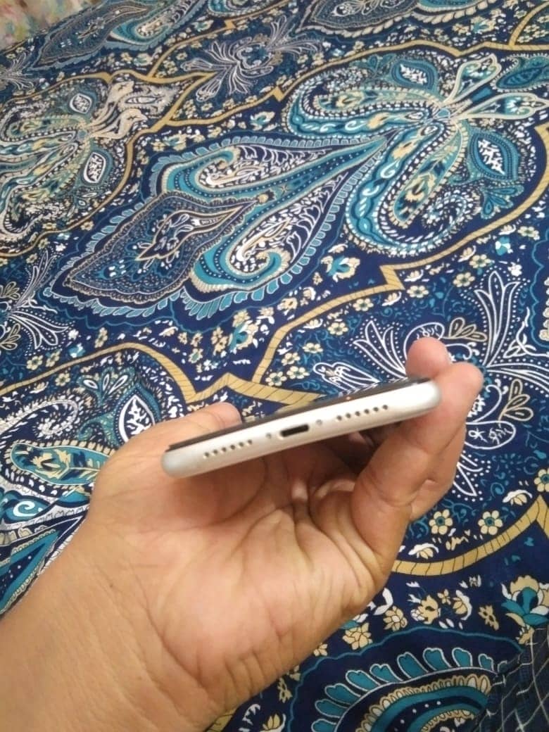 Apple iPhone 11 9