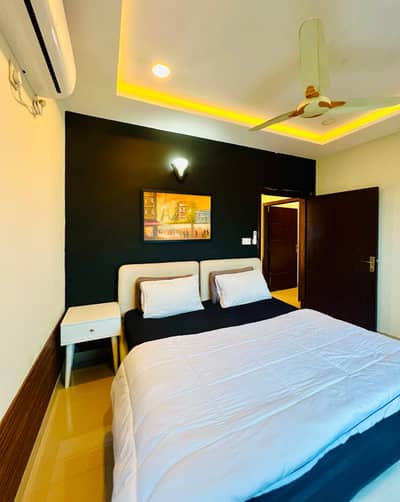 Daily basis weekly basis two bedrooms fully furnished luxury apartments available for rent Gulberg greens Islamabad