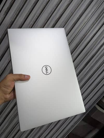 Dell XPS 9510 i7 11th gen 32gb ddr4 512gb nvme 3050ti 4gb GPU