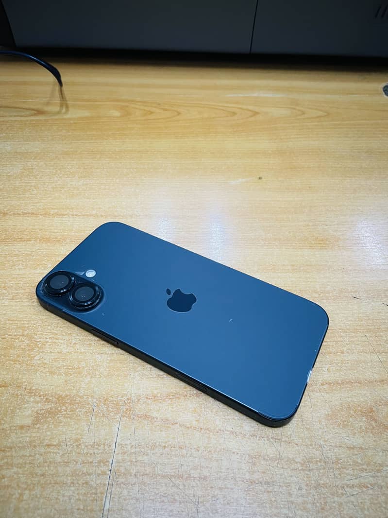 Apple iPhone 16 Plus 4