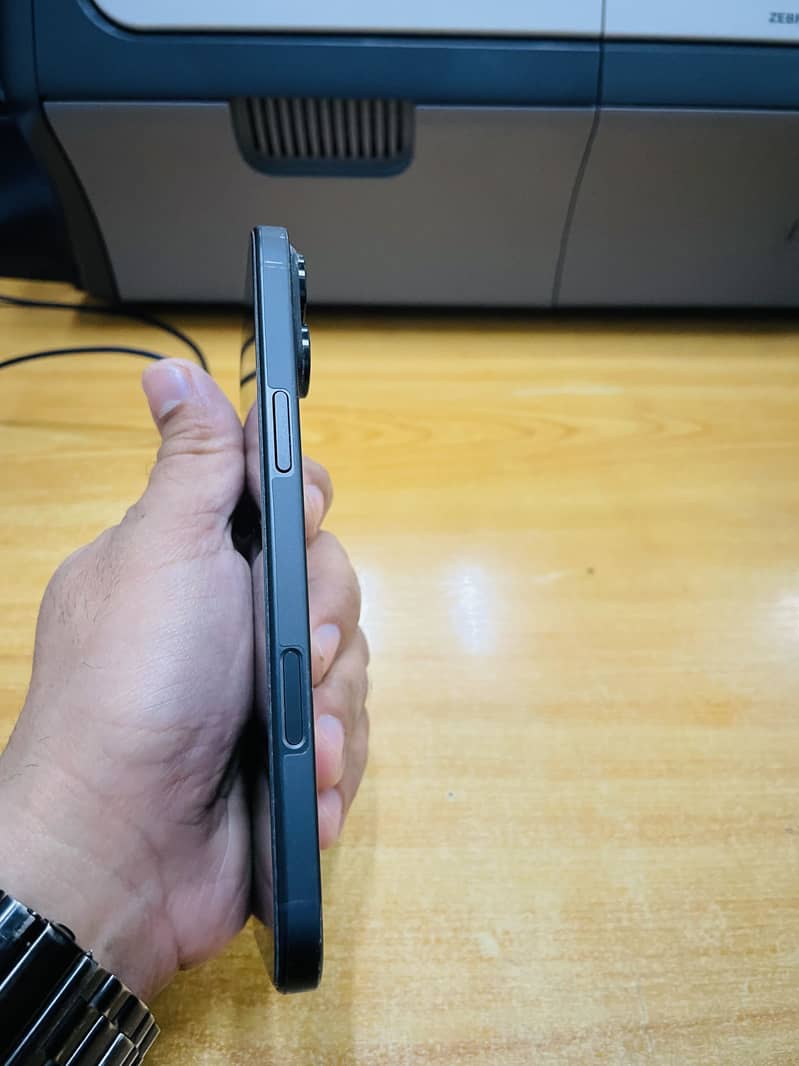 Apple iPhone 16 Plus 5