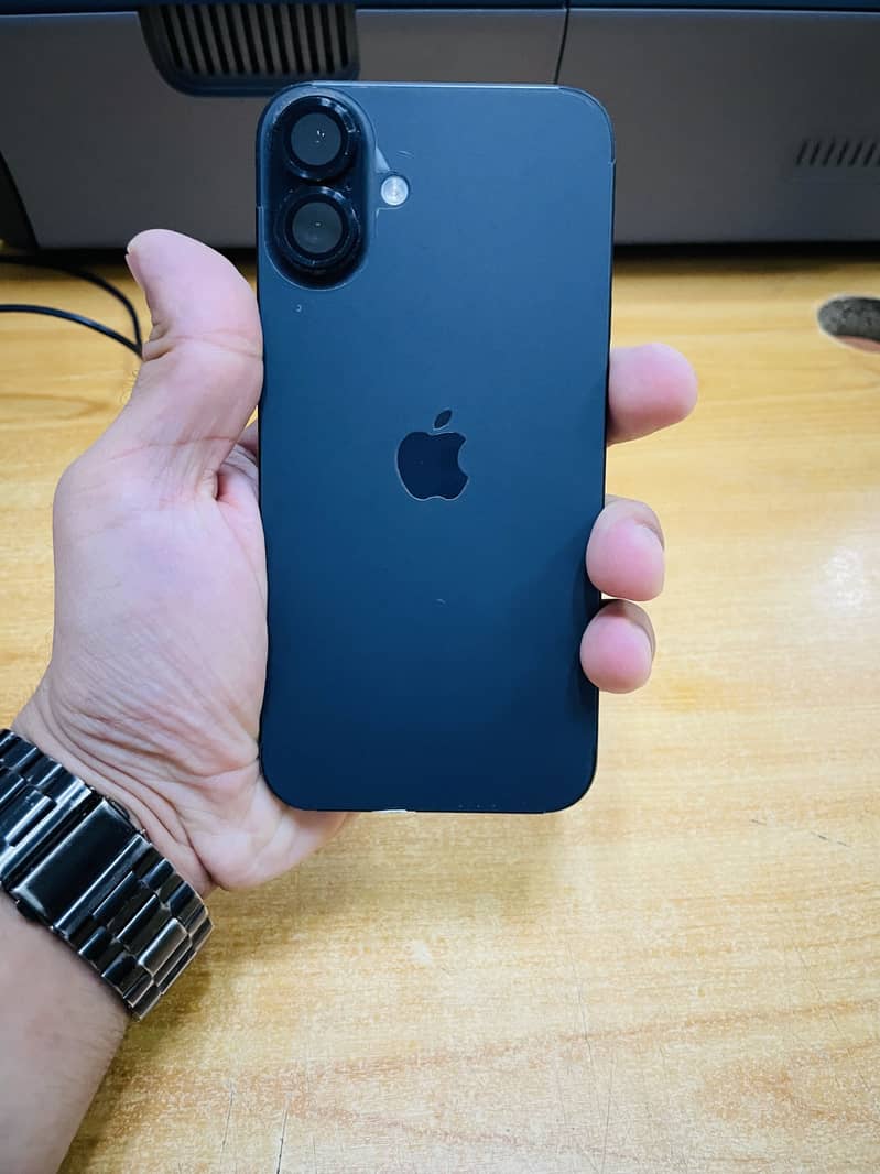 Apple iPhone 16 Plus 6