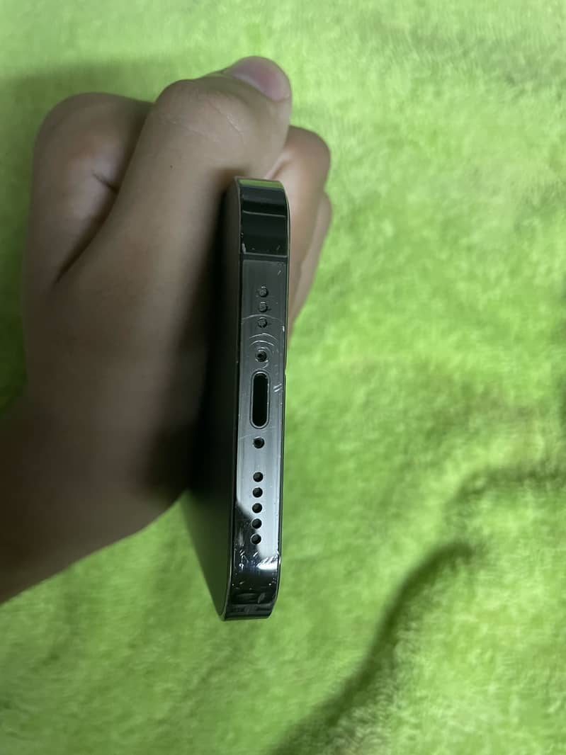 Apple iPhone 13 Pro 12