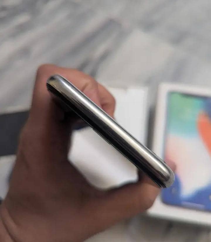 Apple iPhone X 5
