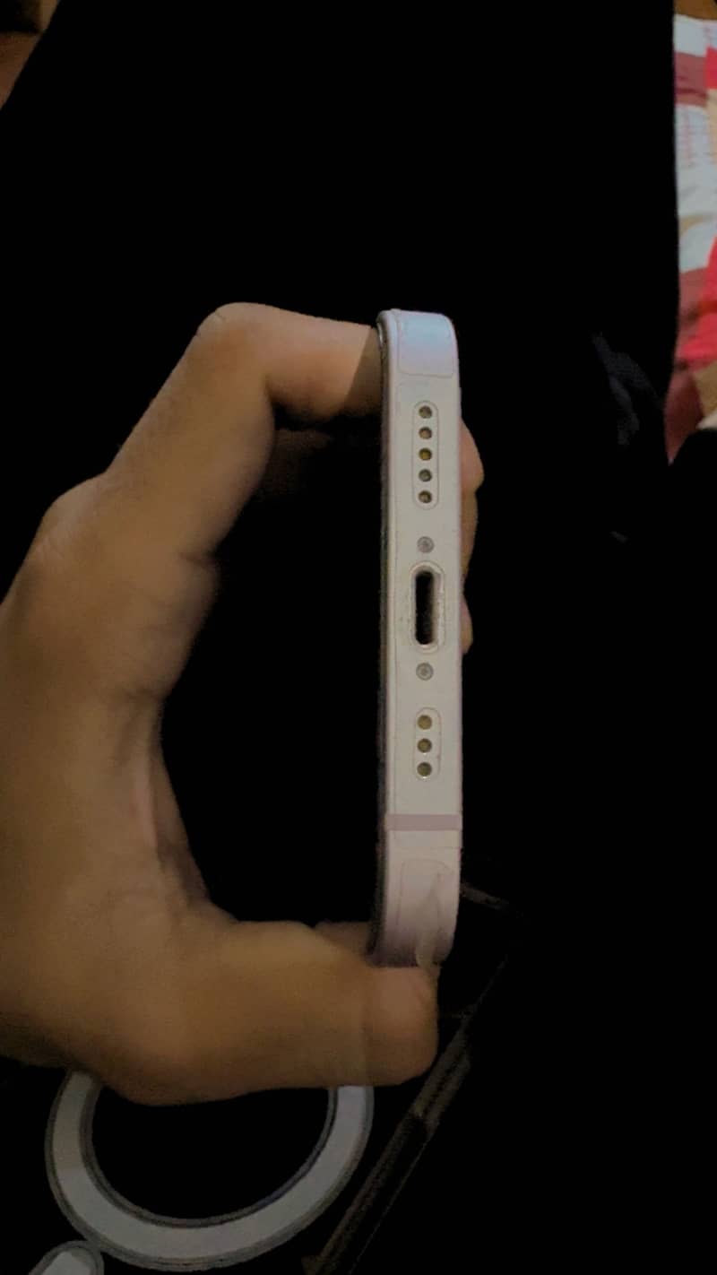 Apple iPhone 13 1