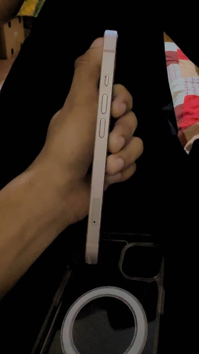 Apple iPhone 13 6