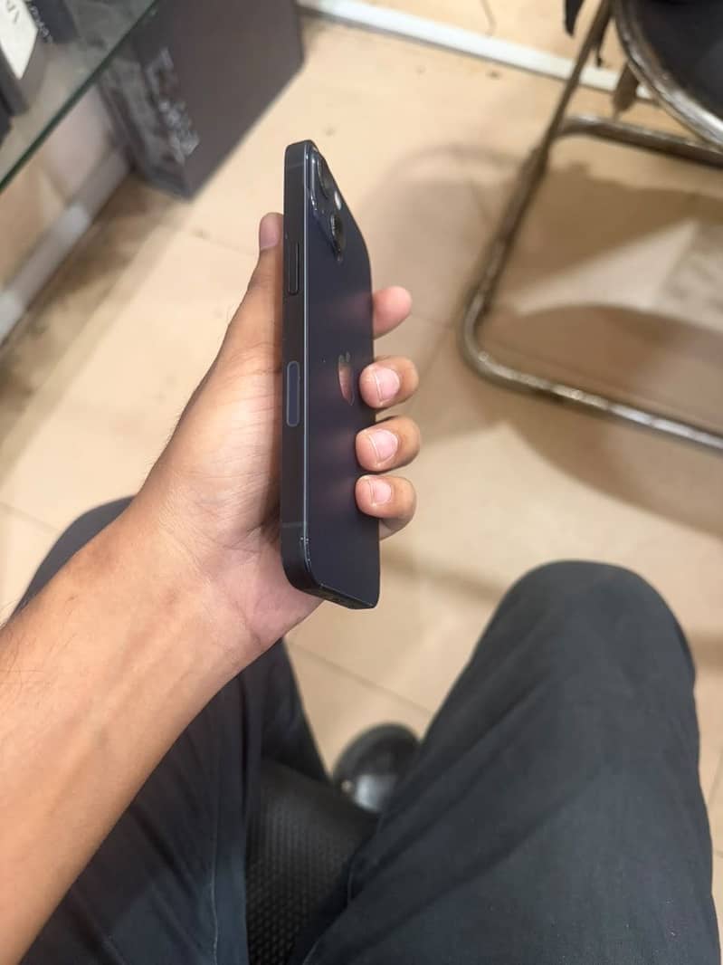 Apple iPhone 13 3