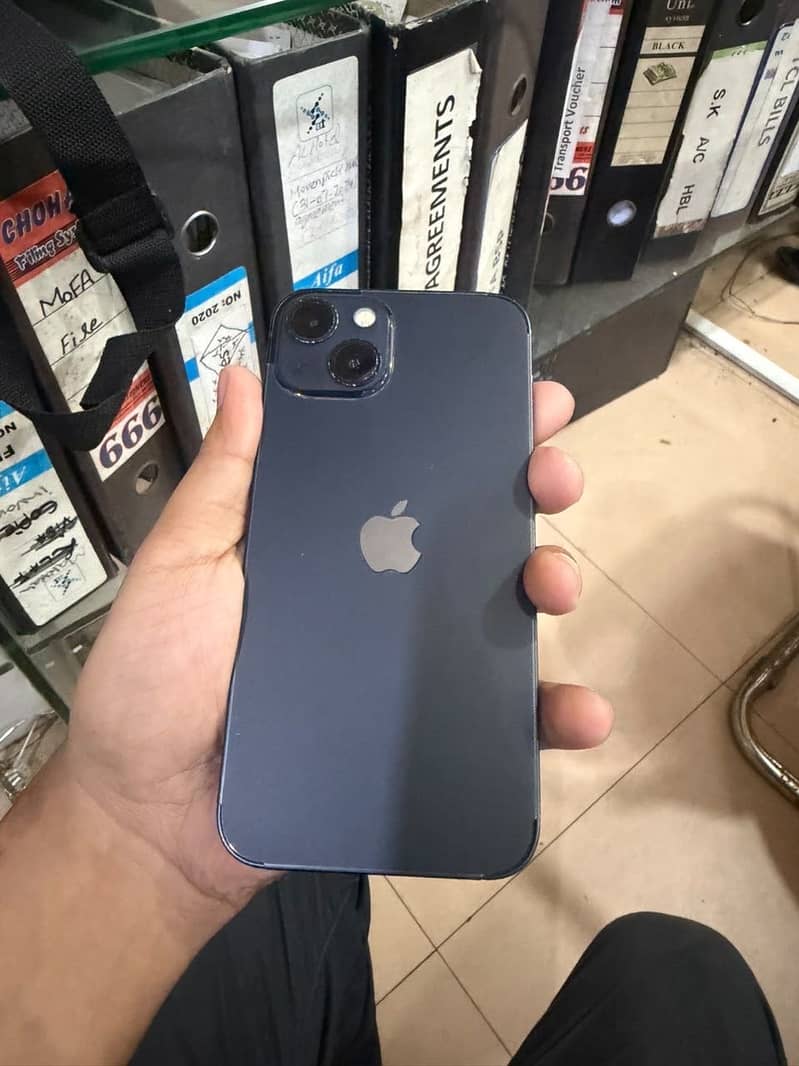 Apple iPhone 13 4