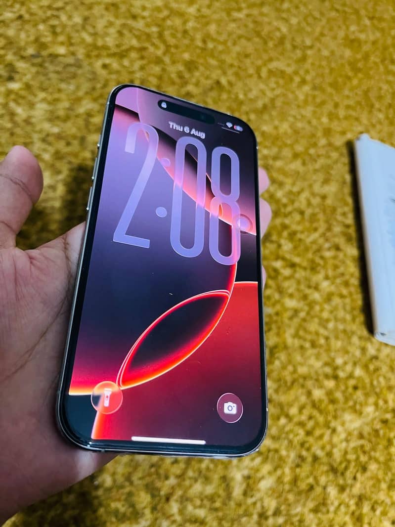 Apple iPhone 16 Pro 2
