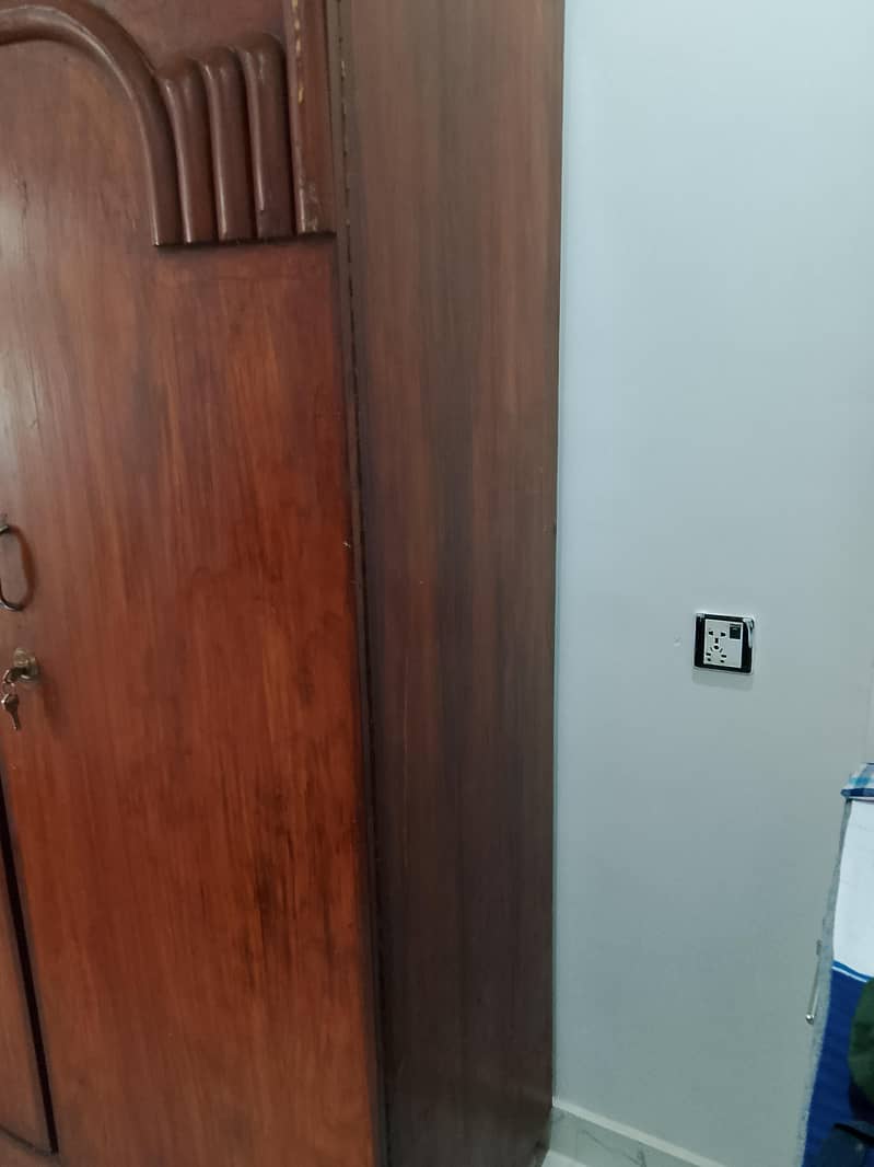two door almari with devider 1