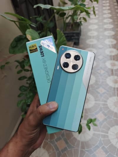 Tecno Camon 30 16Gb Ram 256Gb storage dual sim official pta aproved