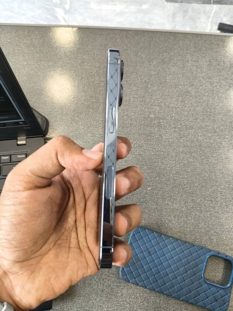 iPhone 13 Pro 2