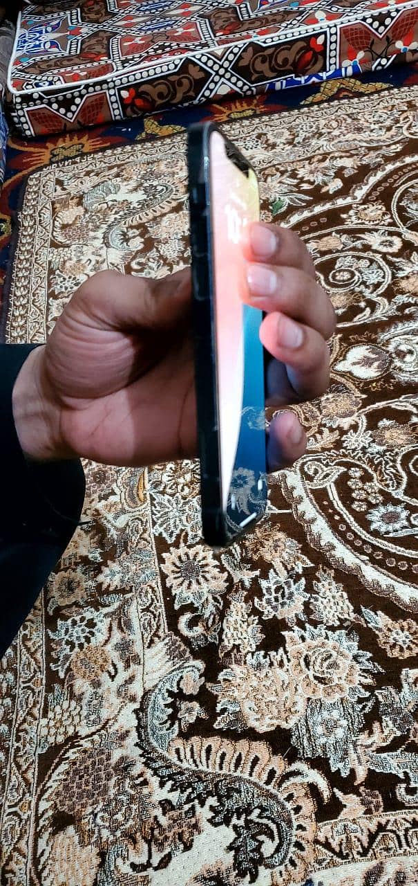 Apple iPhone 12 3