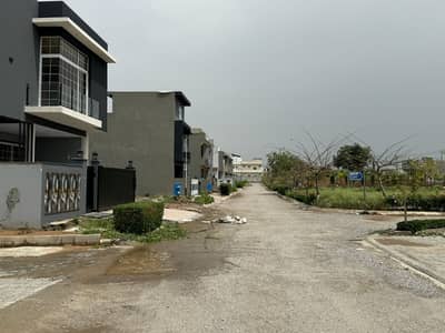 T&T F-17 30x60 POSSESSION PLOT AVAILABLE FOR SALE. .