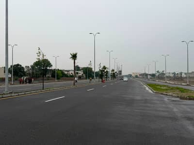 8 Marla Commercial Plots on 2.5years Easy Intallment Plan / Lahore's Most Demanding Location Pine Avenue Road