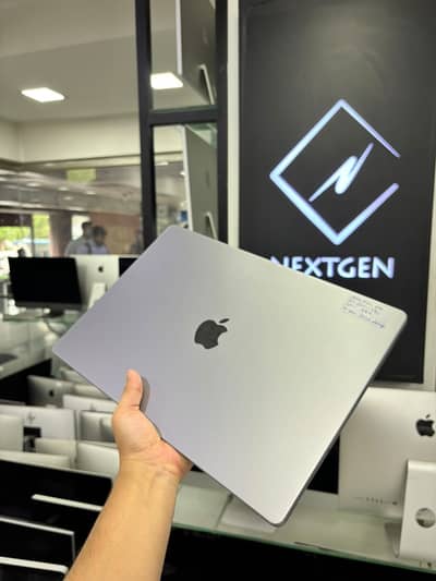 Apple MacBook Pro M2 Pro 2023 16" | 32GB RAM | 512GB SSD | 94% Battery