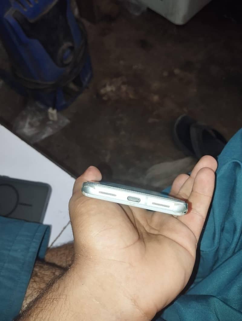 Google Pixel 8 2