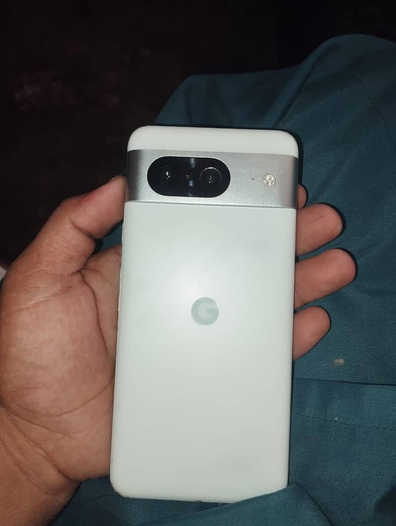 Google Pixel 8 3