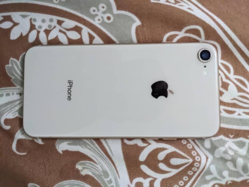 Apple iPhone 8 1