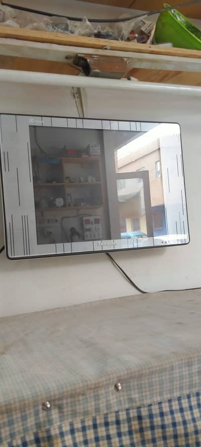 Samsung LED 19 inch 5,000/=