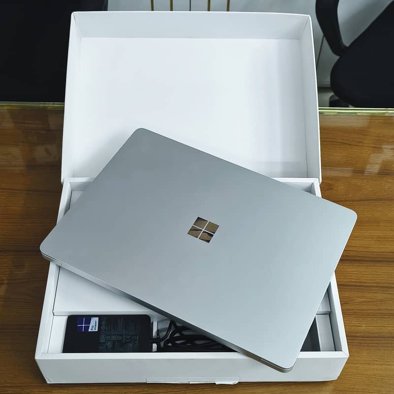 Microsoft Surface Laptop 5 1